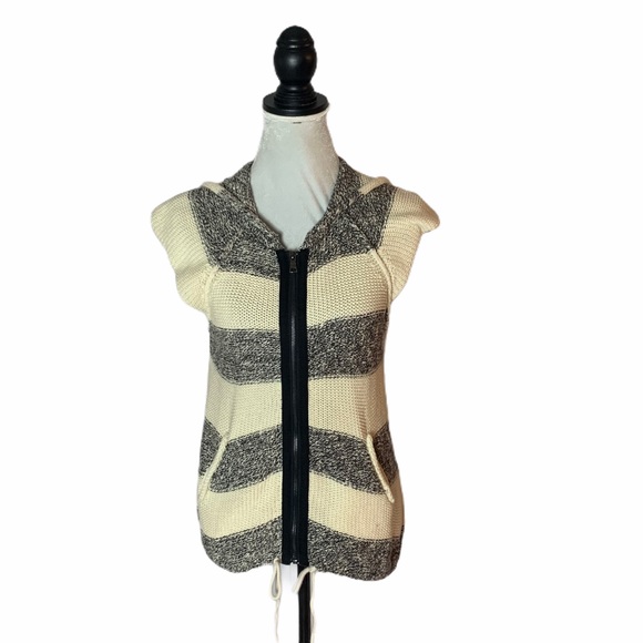 Free People Sweaters - Was $35 Now $20 Free People Zip Sweater Vest M